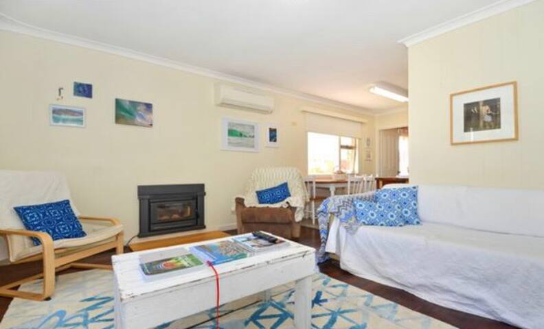 Cosy country hospitality in this welcoming home