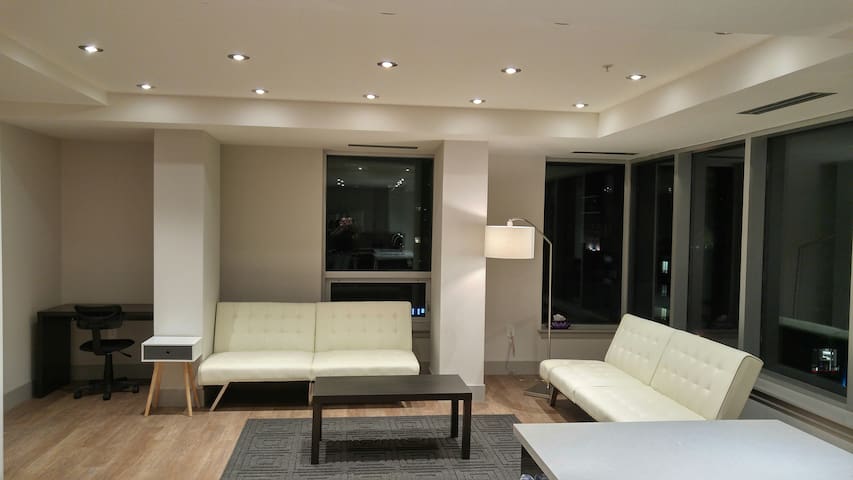 Lux 2Bed/2Bath In Downtown Halifax(Parking&Gym)