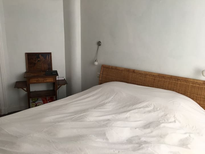 Dormitorio principal, cama tamaño queen