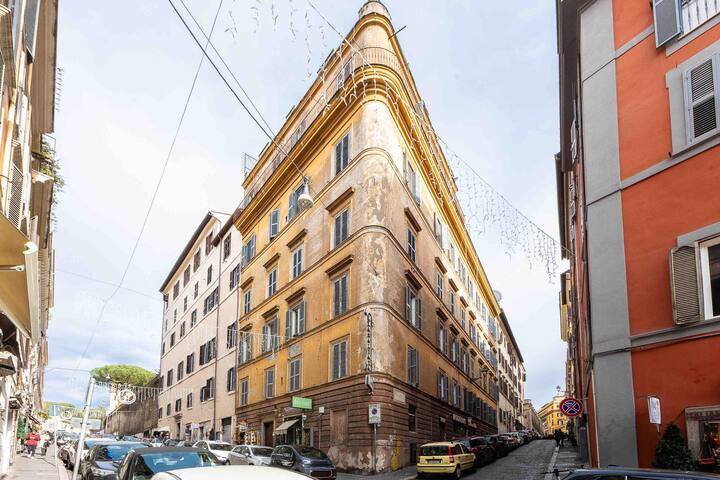 IRON flat Spagna Steps gallery image 2