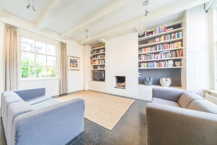 4BR town house, quiet and extremely central