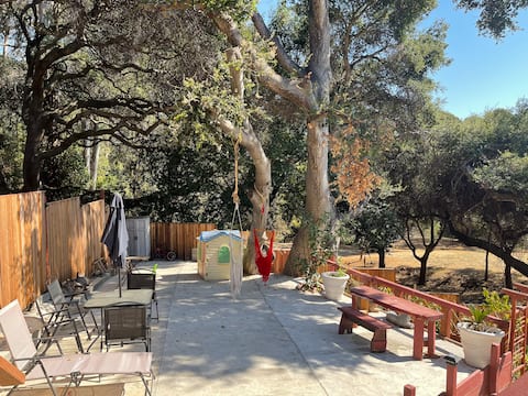 Serene, Nature-like. Clean 2 bedroom 1 bathroom