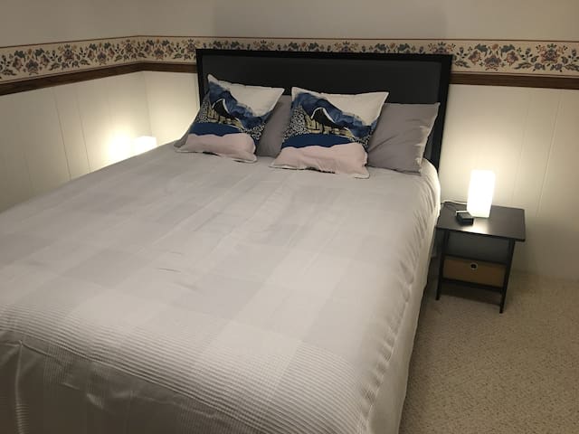 Quiet & Cozy Private Bed/Bath