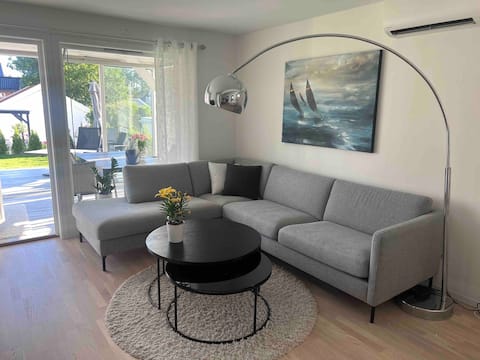 Modern apartment – 3 bedrooms, parking & garden
