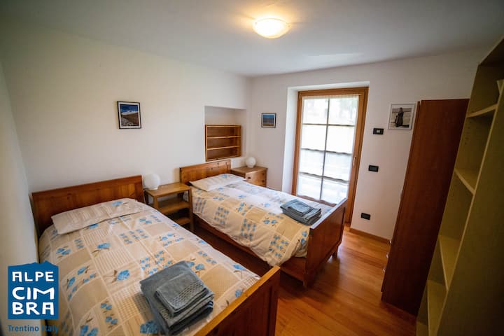 Dhomë dyshe me qasje në ballkon