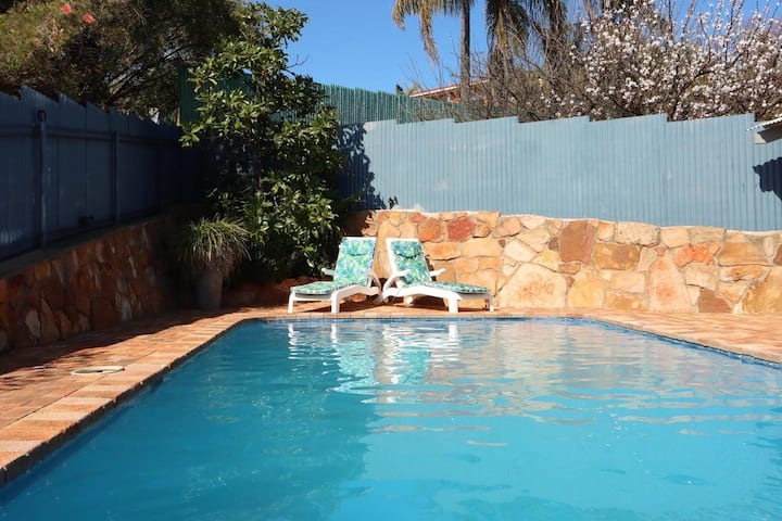 Large 5 bedroom family home.