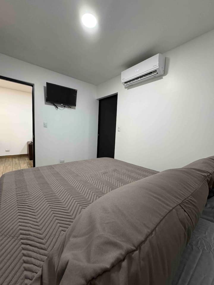 Queen, A/C და სმარტ-ტელევიზორი