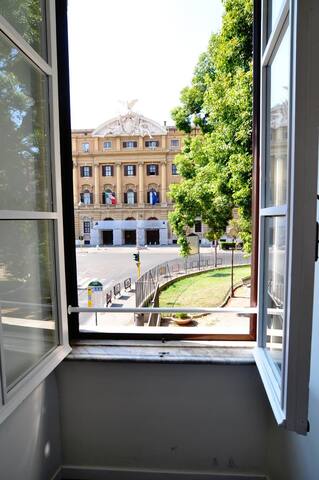 Flatinrome Termini 2 In the historical centre! gallery image 2