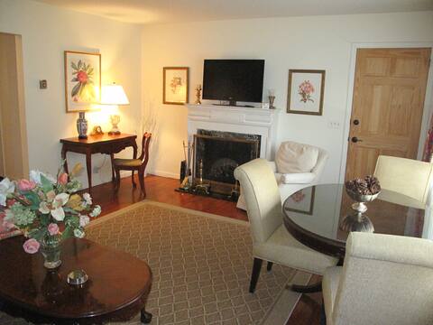 Beautiful 2 Bedroom - 20 min to NYC