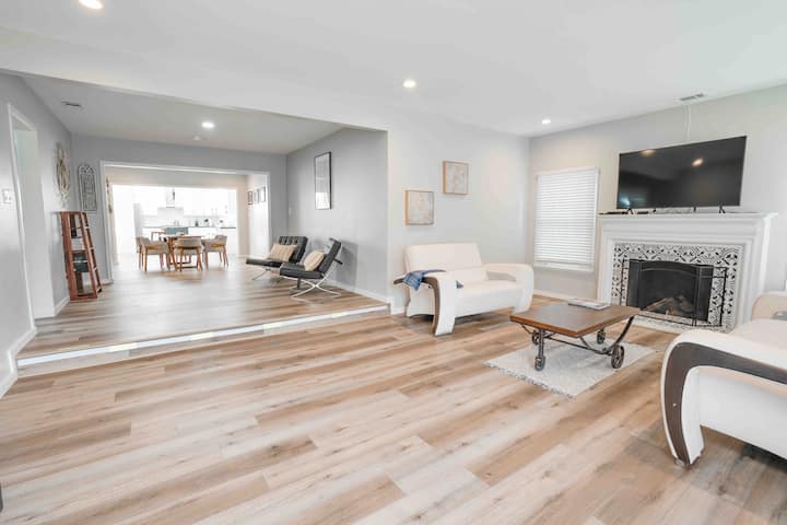 Spectacular 4 Bedroom House Centrally Located Houses For Rent In Los Angeles California United States