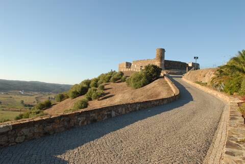 a porta azul - centre of Aljezur - 2 bed house