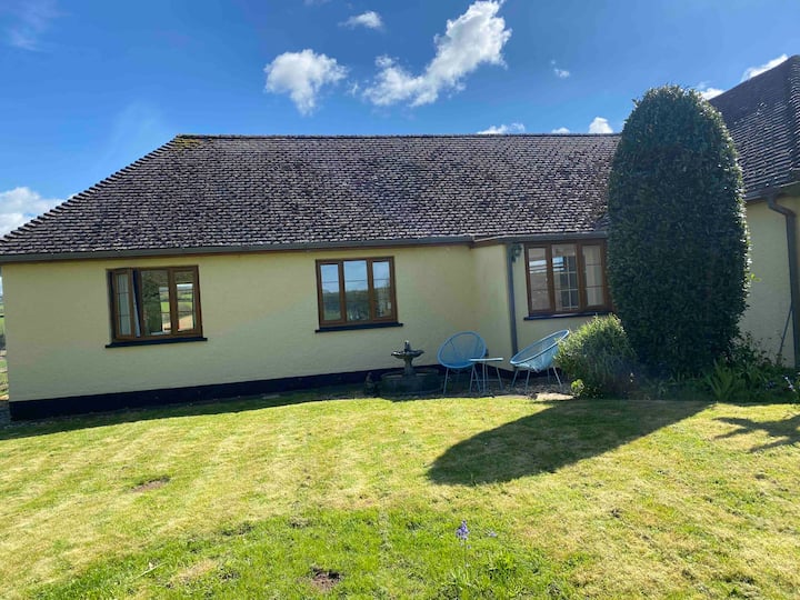 Exmoor hideaway with stunning views Apartments for Rent in Wootton