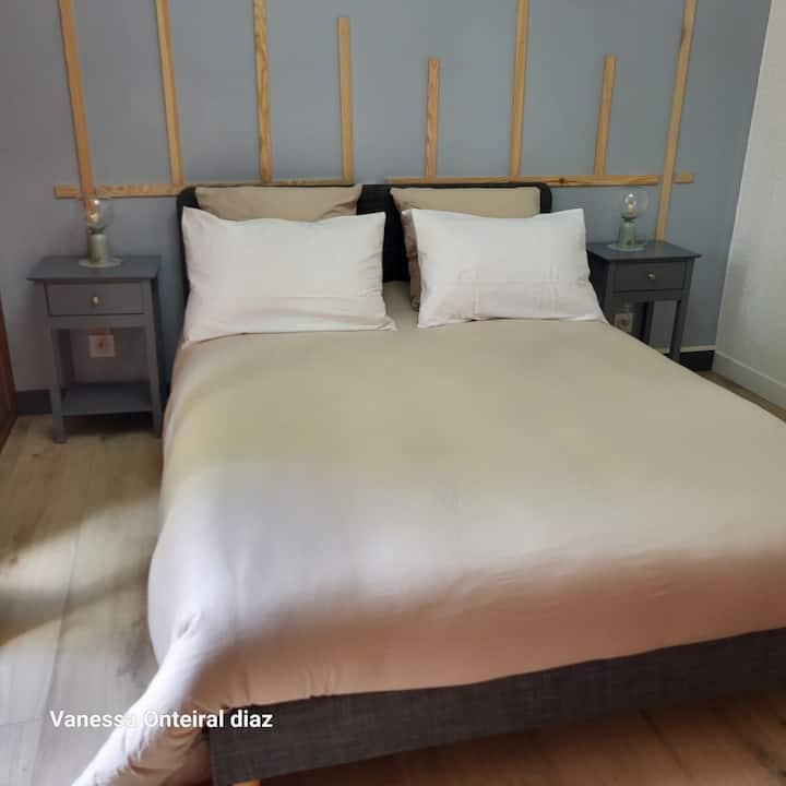 Chambre Numéro 2,
Vue Sur Jardin Au Calme - La Mure