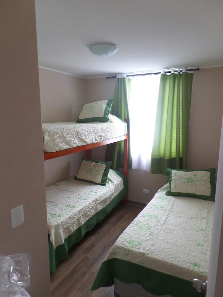 Соба 2 (спрат + еден кревет)