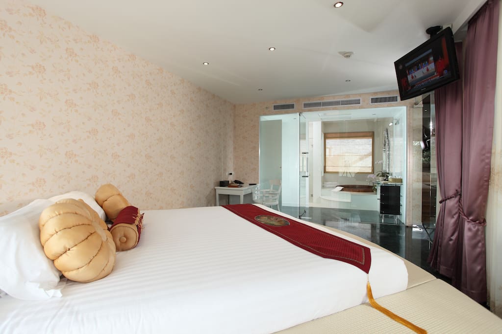 Master bed room