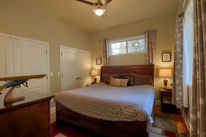 Main floor bedroom with king size bed