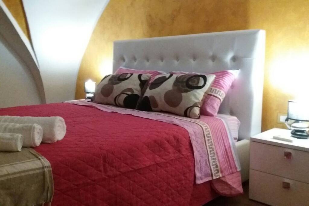 Camera oro con letto matrimoniale