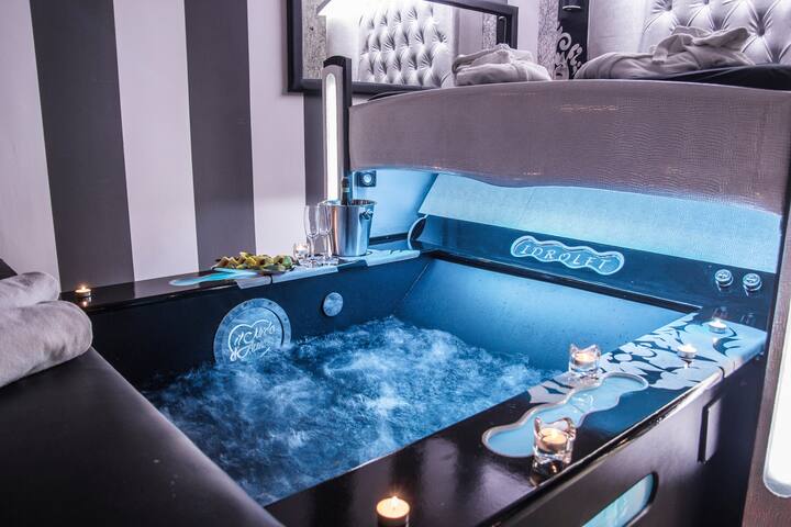 Roma Damore Suite Con Idromassaggio E Sauna Bed And