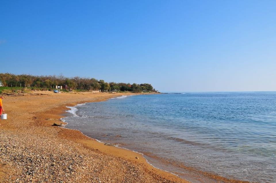 Casa Glyfa, a beach house on the waves, Vartholomio, Peloponnese, Greece, photo 10 of 10