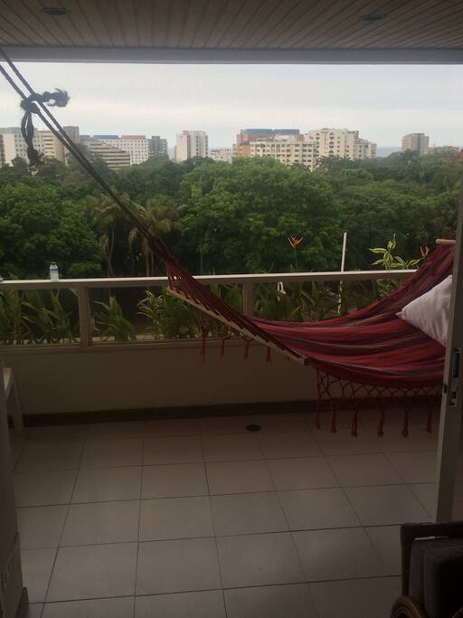 En el balcón se puede guindar la hamaca para disfrutar el viento y el sol