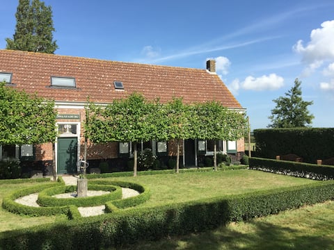 Authentic vacation home for 4-8 people