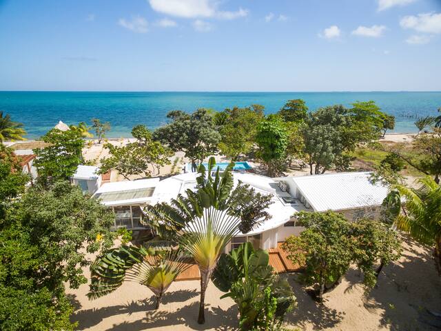 Unique Beach Front 4 Bedroom Bungalow with POOL gallery image 2