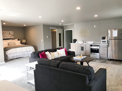 New & Modern Garage Apartment.
