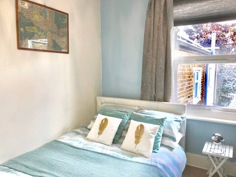 Bright double near station in Peckham zone 2