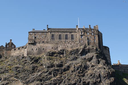 Central apartment with castle view