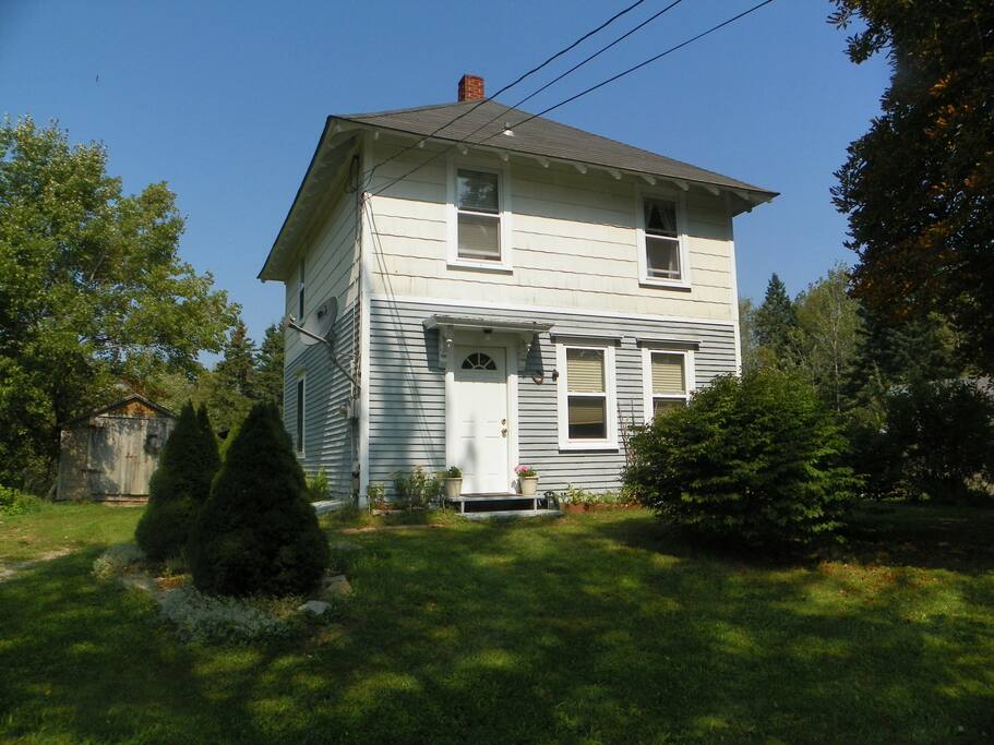 Retro cottage near Acadia Park Houses for Rent in Hancock, Maine