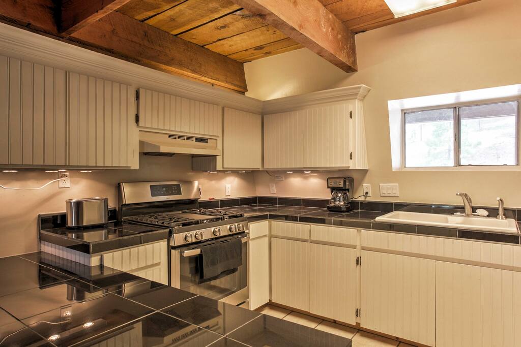 Prepare your favorite recipes in the fully equipped kitchen.