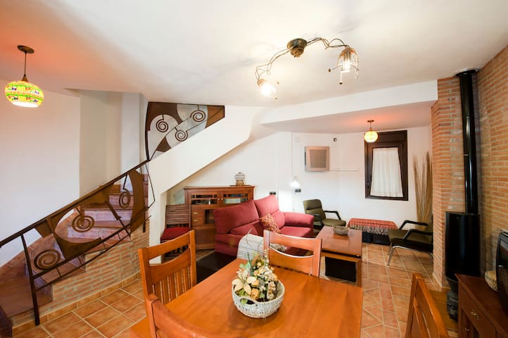 NEAR GRANADA PARKING WIFI AIRE CONDITIONER