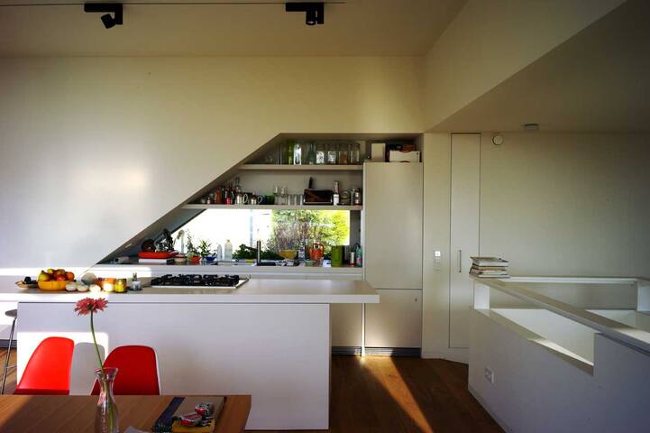 Modern Villa with Stunning City View gallery image 2