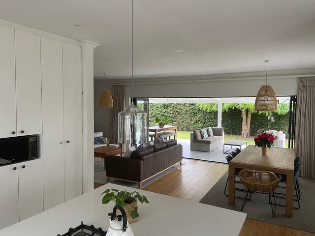 Lynfrae home with relaxed living & pool gallery image 5