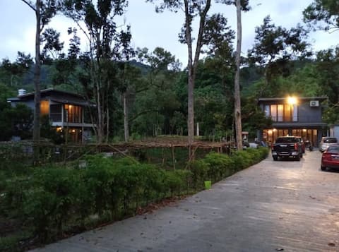 1858 Semungkis - 30 minutes away from city madness