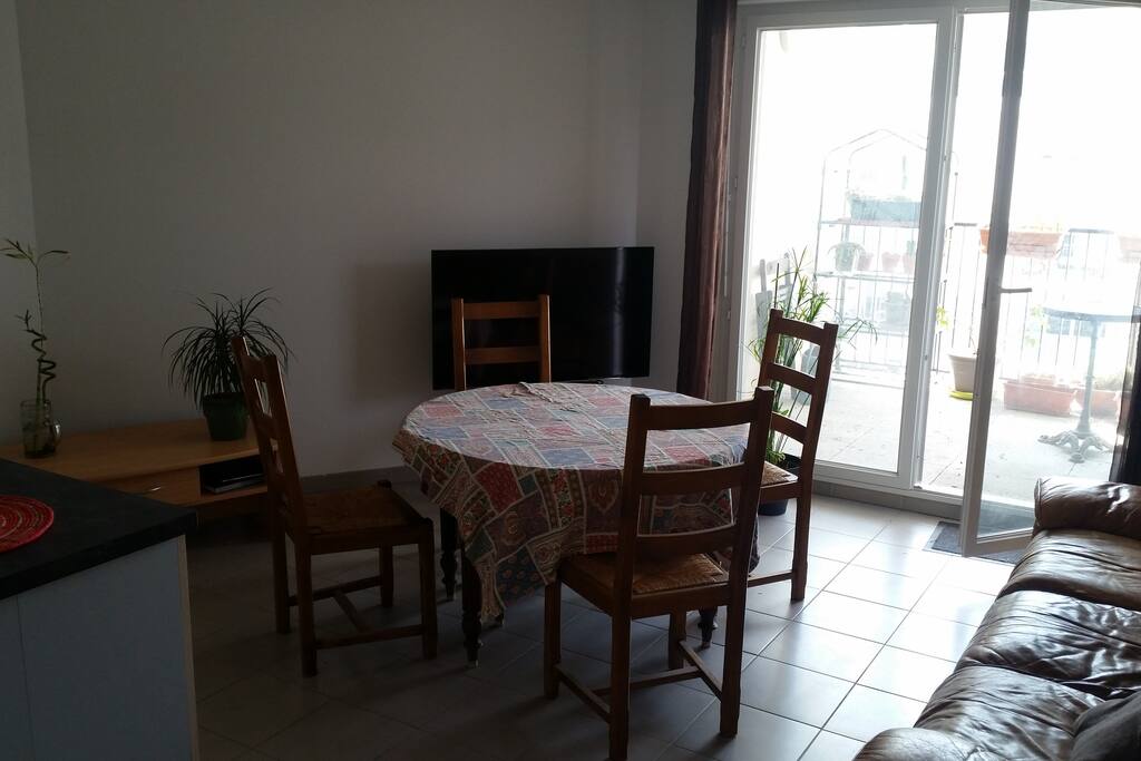 Salle à vivre sous un autre angle.