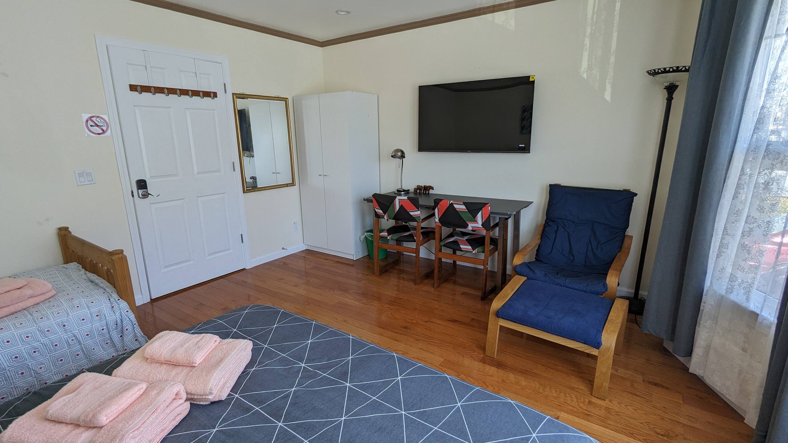 Home in San Francisco · ★4.8 · 3 bedrooms · 4 beds · 1.5 baths - Image 15