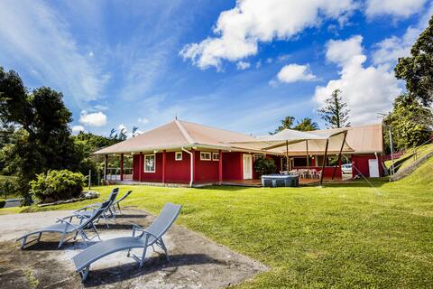 Habitation Royal with Pool and Hot tub