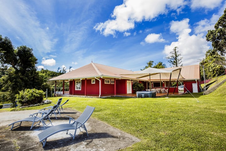 Habitation Royal with Pool and Hot tub