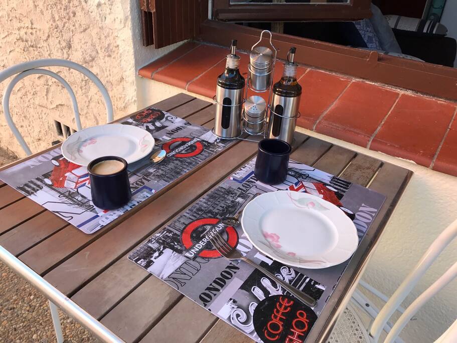 Déjeuner au soleil