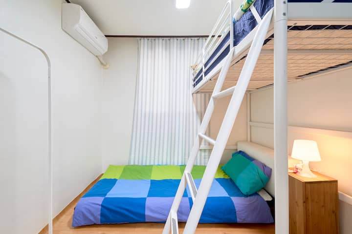 2号客房：
两张单人床