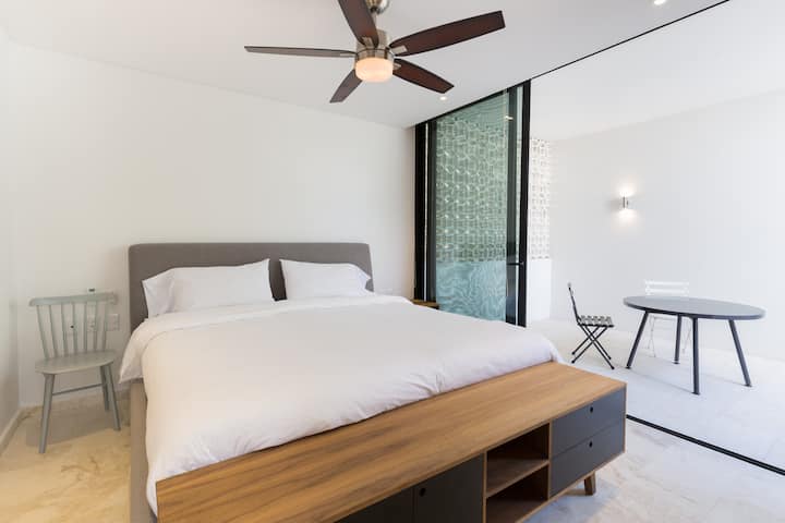 Spálňa: veľmi pohodlná manželská posteľ