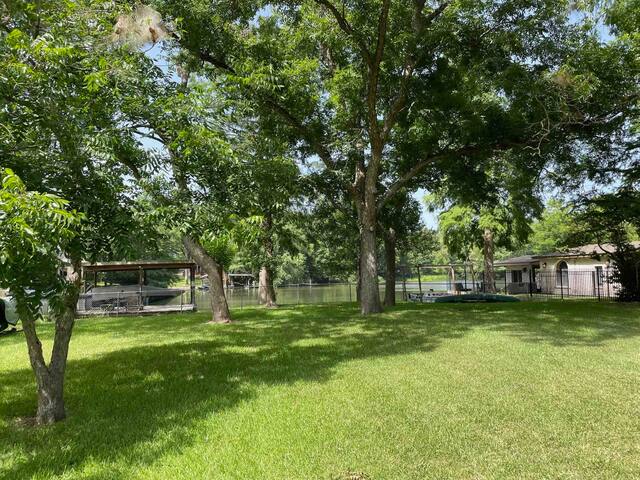 Lakefront on lake Austin with a Fantastic View gallery image 5