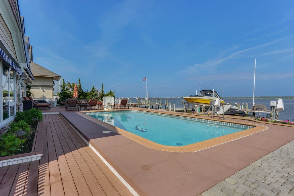 HEATED POOL AND HOT TUB WITH PANORAMIC VIEWS