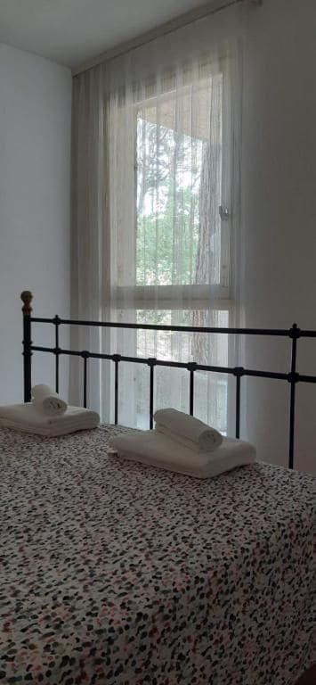 1er étage : Chambre N°4 avec petit balcon