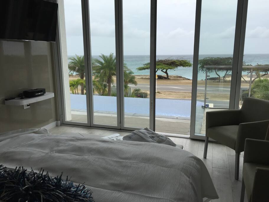 Master King Ocean View suite