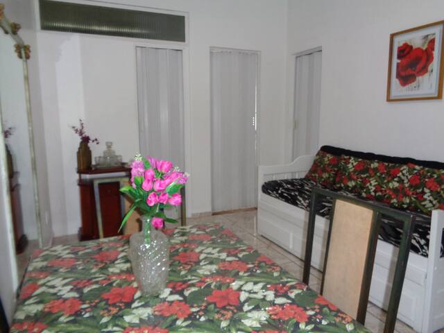 Bueno y Barato na Praia de Copacabana. gallery image 5