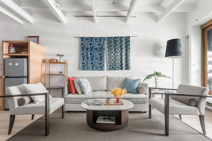 Designer’s House on Coolest Road in Chinatown