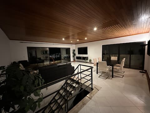 Top Airbnb: Penthouse Ocean View Sesimbra - W/ parking @center em Setúbal