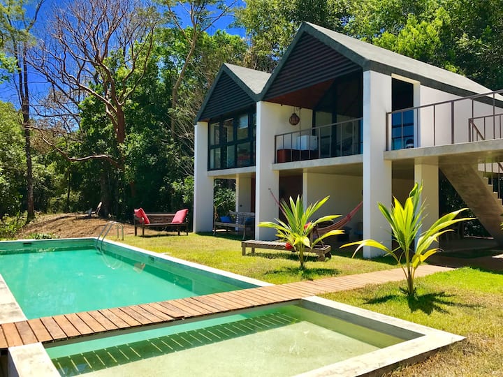 Jungle Hub, bungalow and pool Bungalows for Rent in Montezuma